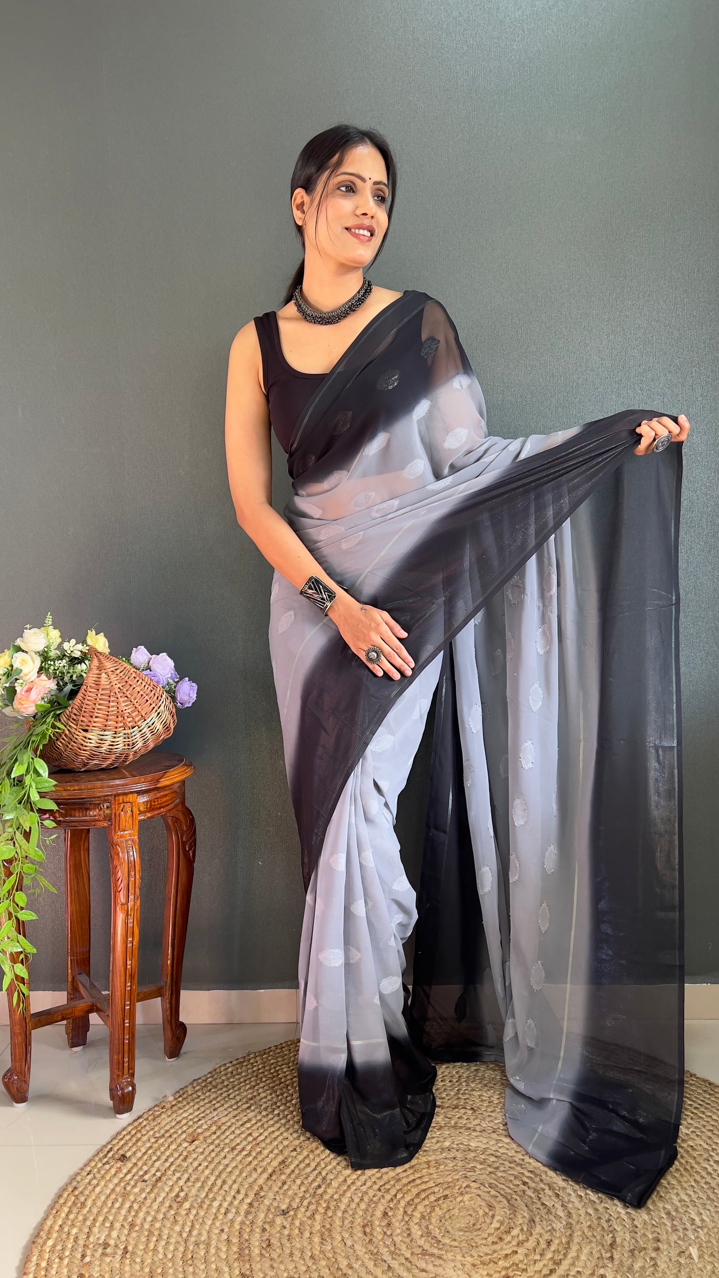 1  Min   Ready  To Wear A Grey Padding Butta Saree With Blouse Piece