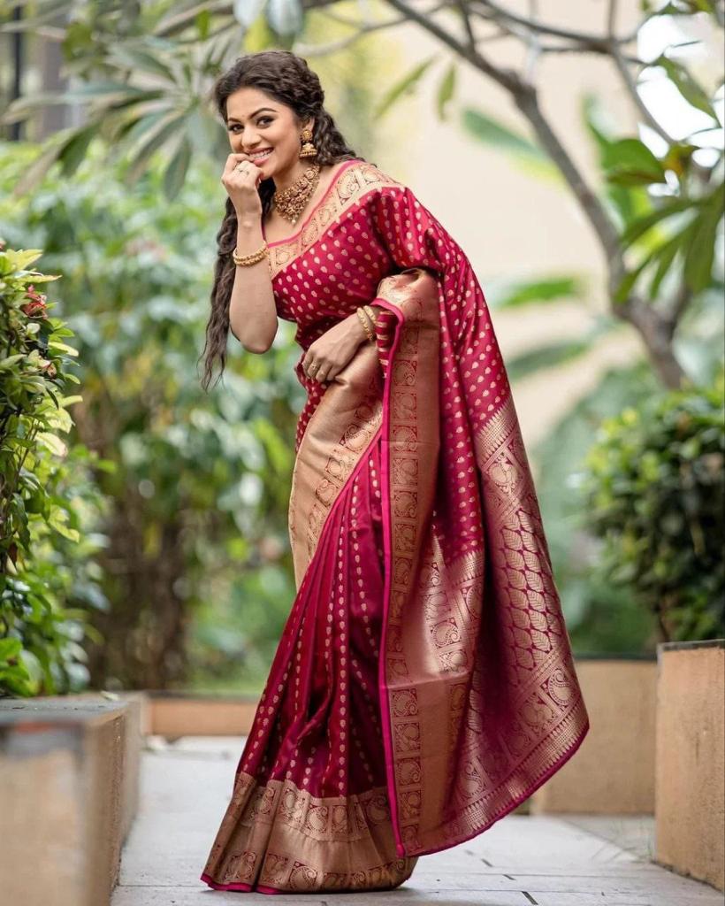 Maroon Soft Banarasi Silk Saree Withe Blouse Piece