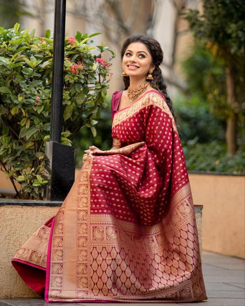 Maroon Soft Banarasi Silk Saree Withe Blouse Piece