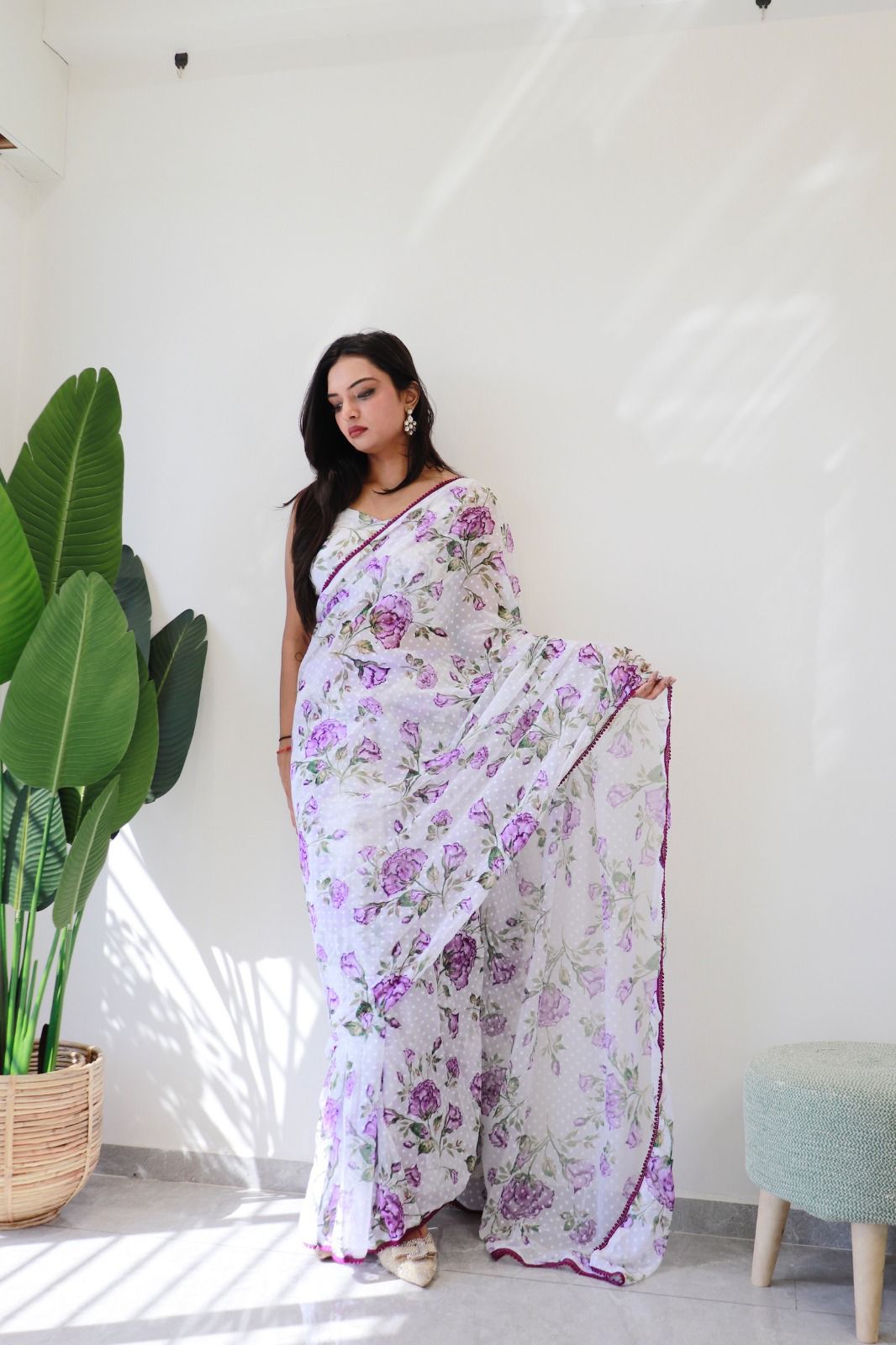 1   Min  Ready To Wear A Flower Design and Lace Work Saree With Blouse Piece